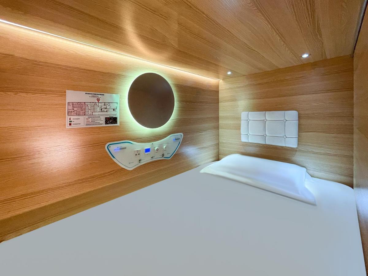 Airone Capsule Hotel Хоубарт Екстериор снимка