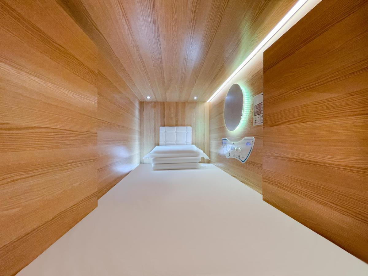 Airone Capsule Hotel Хоубарт Екстериор снимка